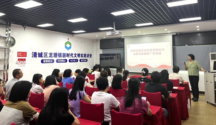 专业解读、云逛展······ 色情片
宣讲团与清远市民面对面交流